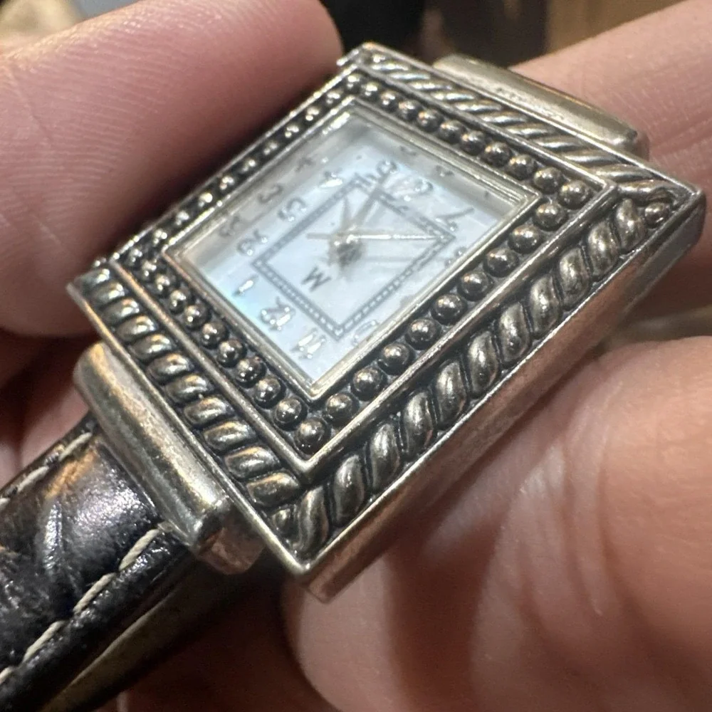 Working‎ Vintage Metropolitian Ladies Watch Quartz Square 27mm Black Leather